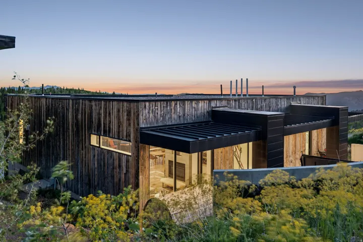 8452 E Spring Park Rd, Eden, Utah 84310
