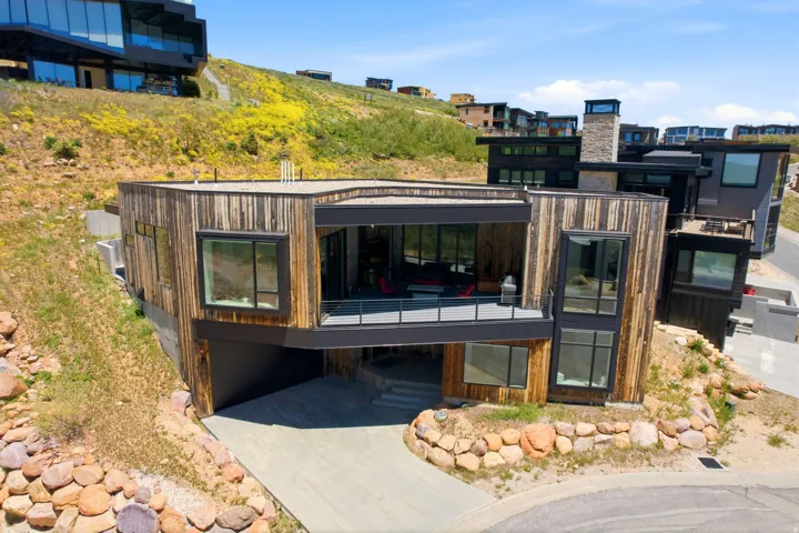 8452 E Spring Park Rd, Eden, Utah 84310