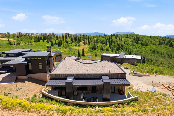 8452 E Spring Park Rd, Eden, Utah 84310