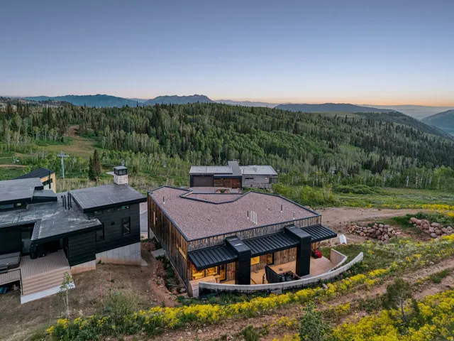 8452 E Spring Park Rd, Eden, Utah 84310