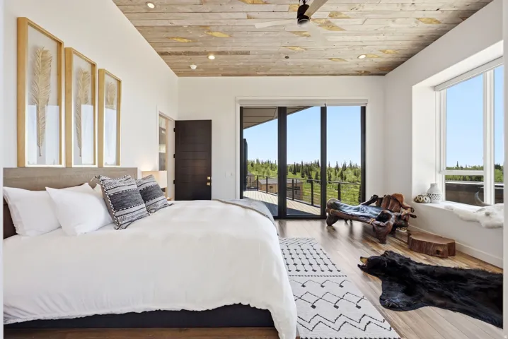 8452 E Spring Park Rd, Eden, Utah 84310