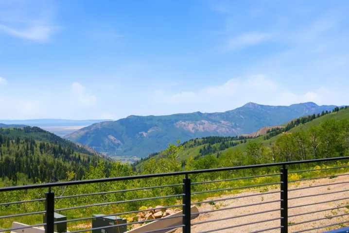 8452 E Spring Park Rd, Eden, Utah 84310