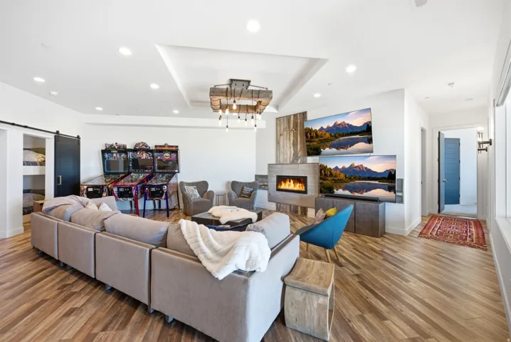 8452 E Spring Park Rd, Eden, Utah 84310
