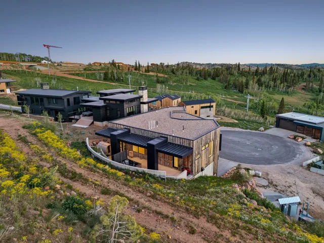 8452 E Spring Park Rd, Eden, Utah 84310