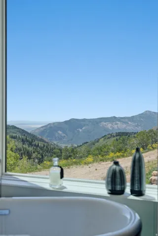 8452 E Spring Park Rd, Eden, Utah 84310