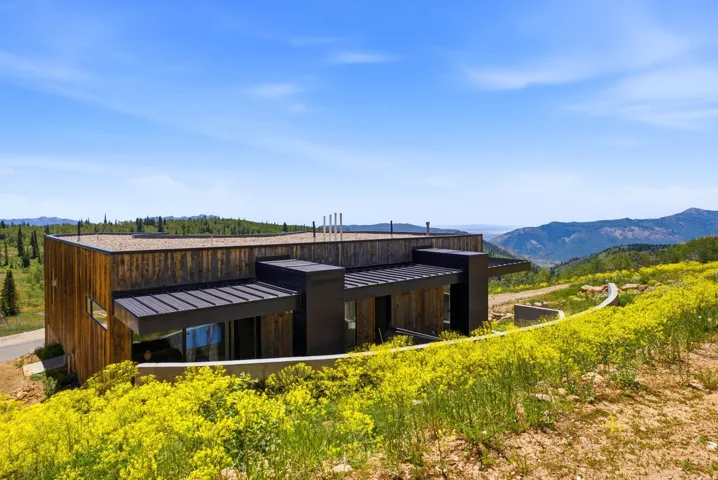 8452 E Spring Park Rd, Eden, Utah 84310