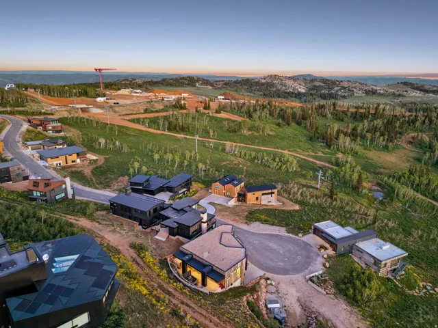 8452 E Spring Park Rd, Eden, Utah 84310
