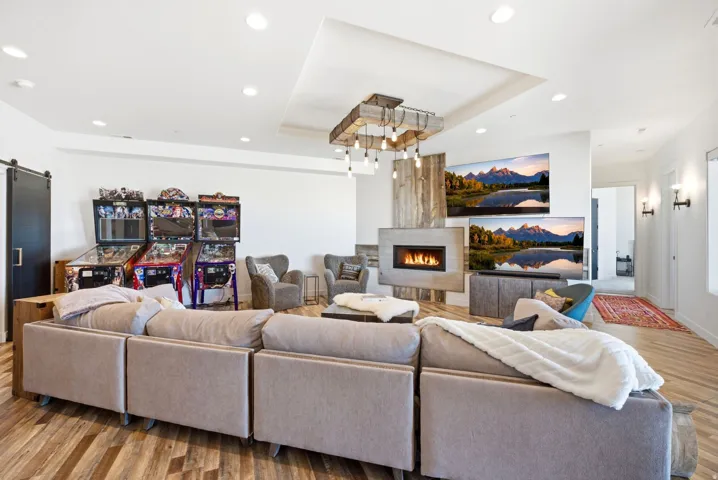 8452 E Spring Park Rd, Eden, Utah 84310