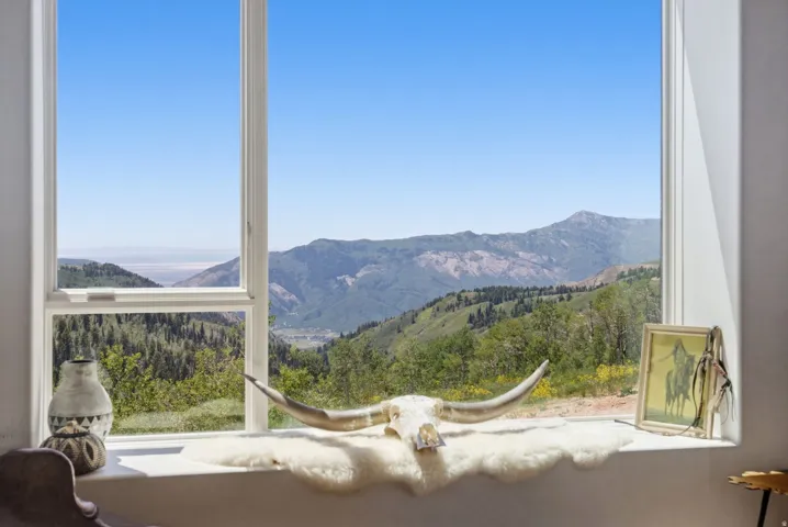 8452 E Spring Park Rd, Eden, Utah 84310