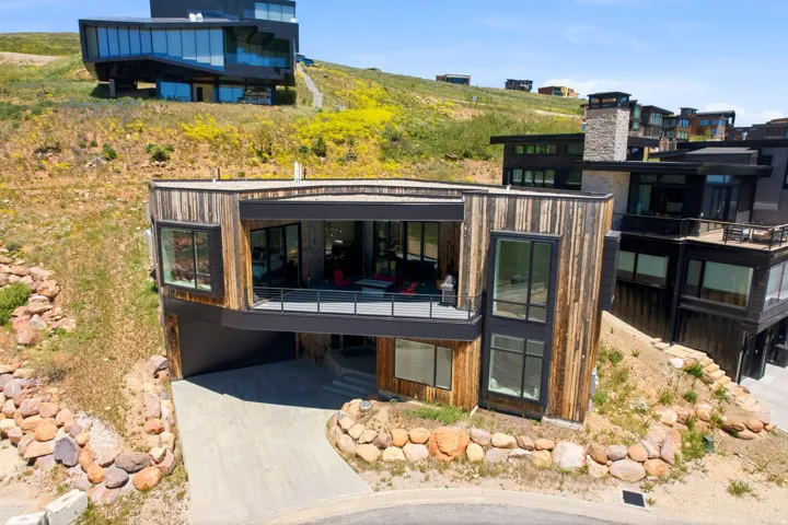 8452 E Spring Park Rd, Eden, Utah 84310
