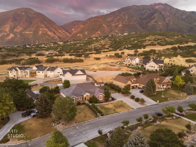 Residential neighborhood featuring single-family homes with mountain scenery