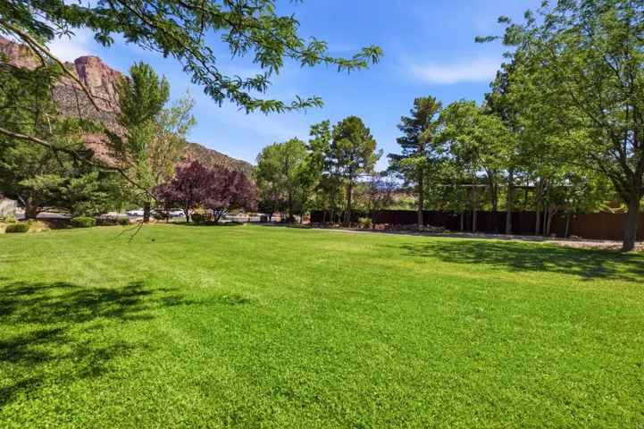 101 Gifford Dr, Springdale, Utah 84767