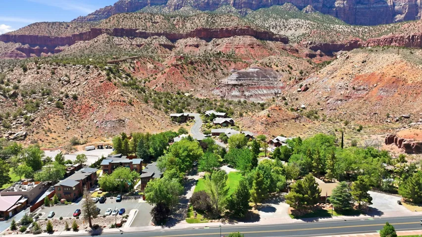 101 Gifford Dr, Springdale, Utah 84767