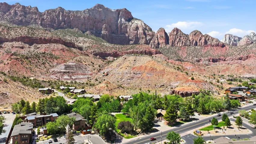 101 Gifford Dr, Springdale, Utah 84767