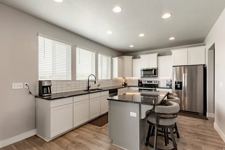 9283 N Vernham Ln, Eagle Mountain, Utah 84005