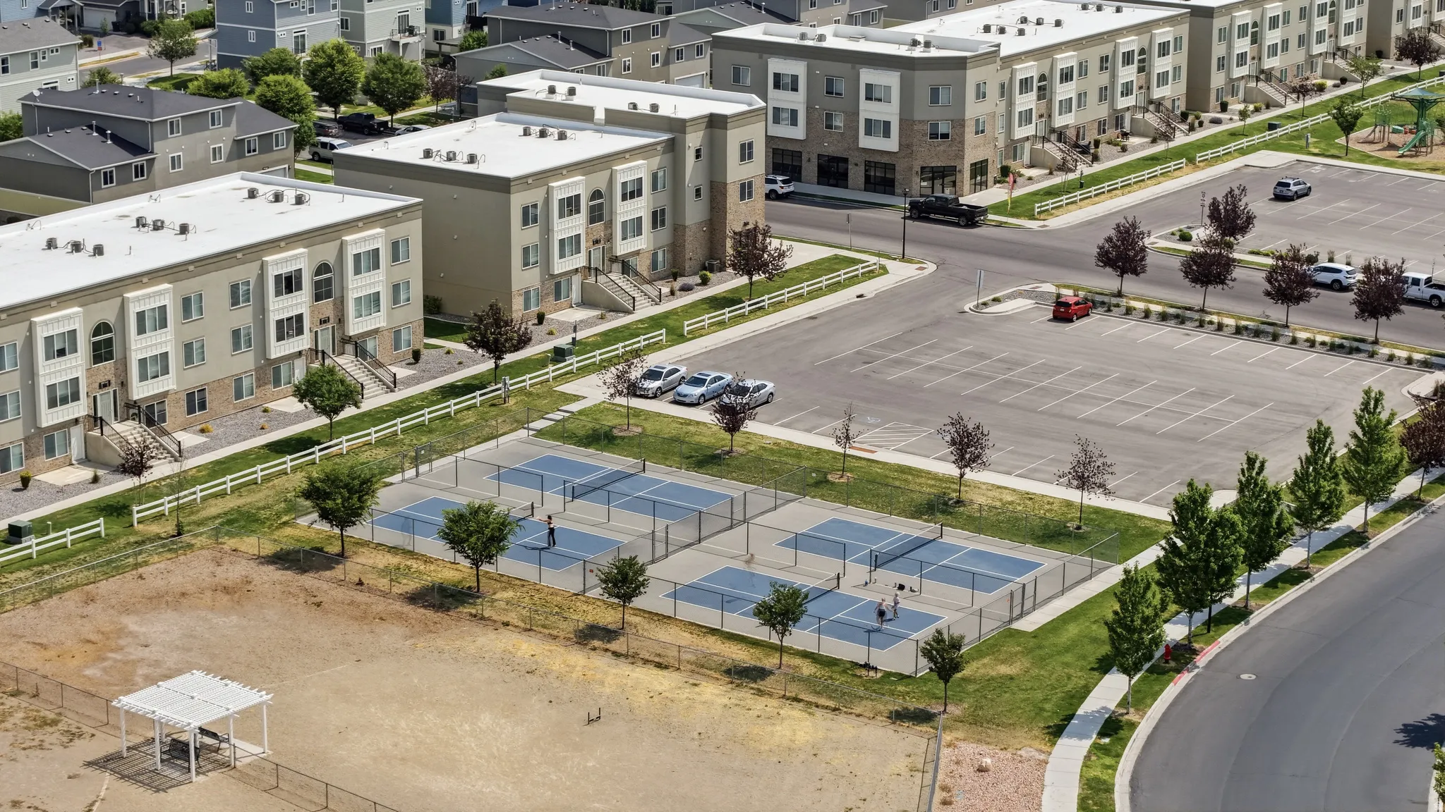 Community pickleball courts