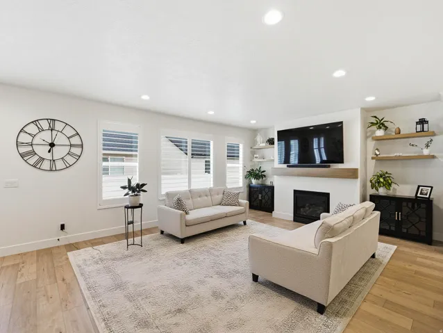 1268 W Moon Way, Riverton, Utah 84065
