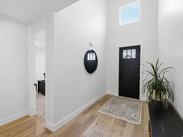 1268 W Moon Way, Riverton, Utah 84065