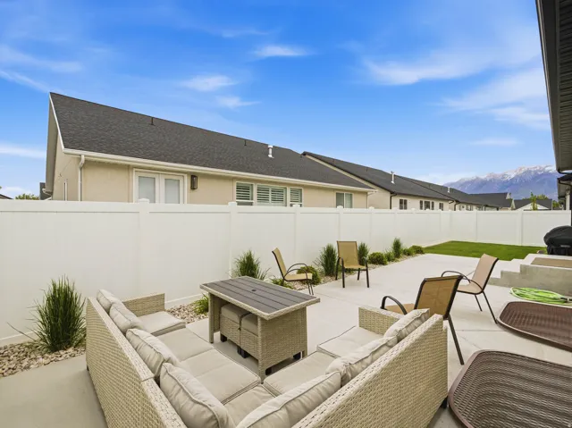 1268 W Moon Way, Riverton, Utah 84065