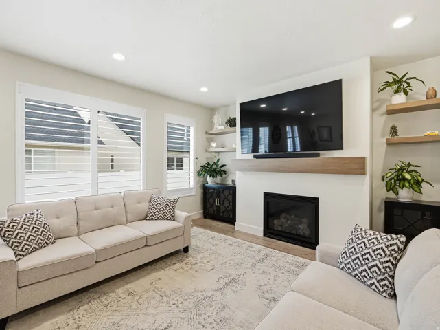 1268 W Moon Way, Riverton, Utah 84065