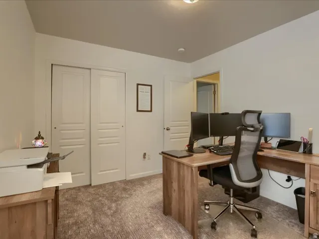 Home office or additional bedroom
