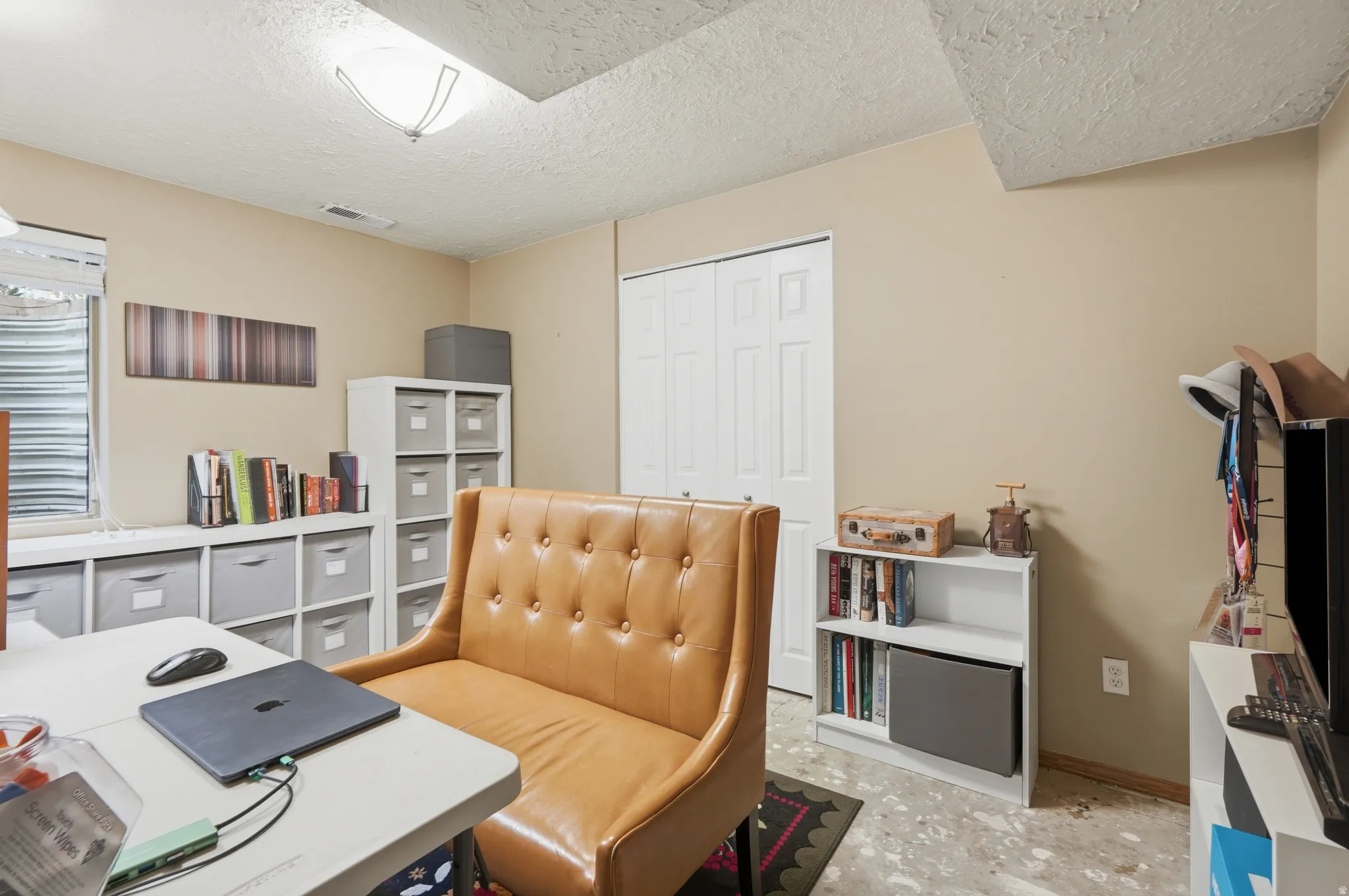 This has been used as an office/craft room
