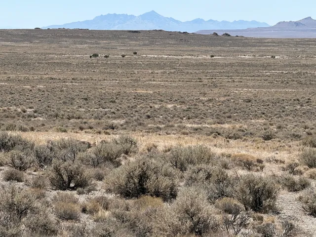1 Emigrant Trl Rd, Park Valley, Utah 84329
