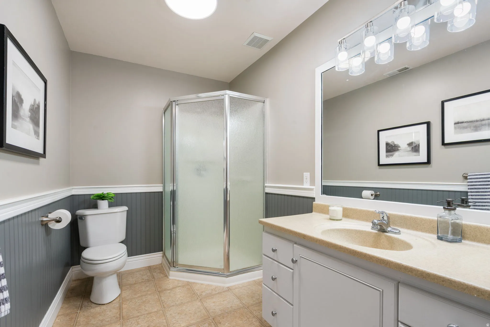 Bathroom #4 just off pool/spa studio.