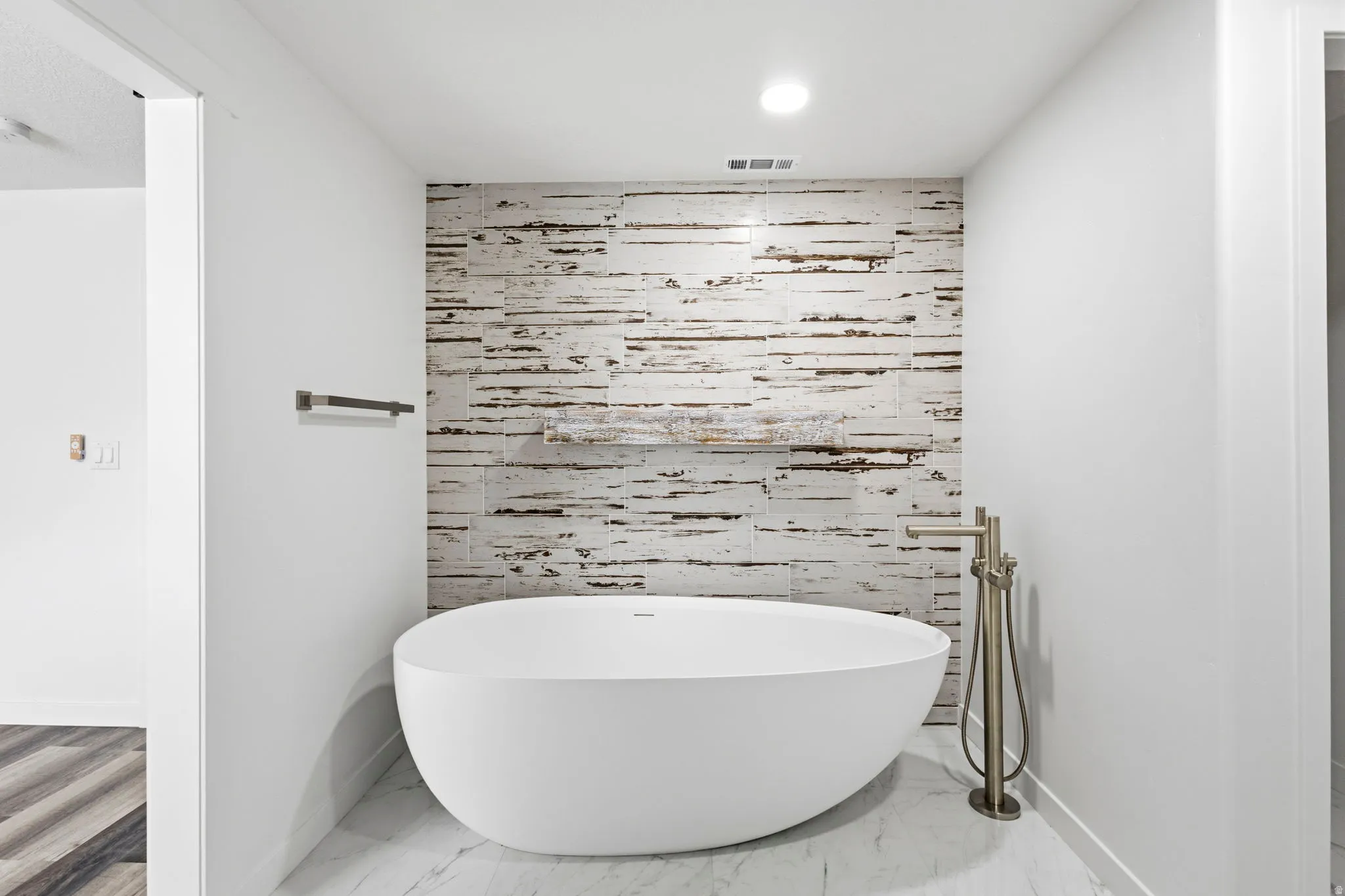 Basement Guest Bedroom #3 En Suite Bathroom