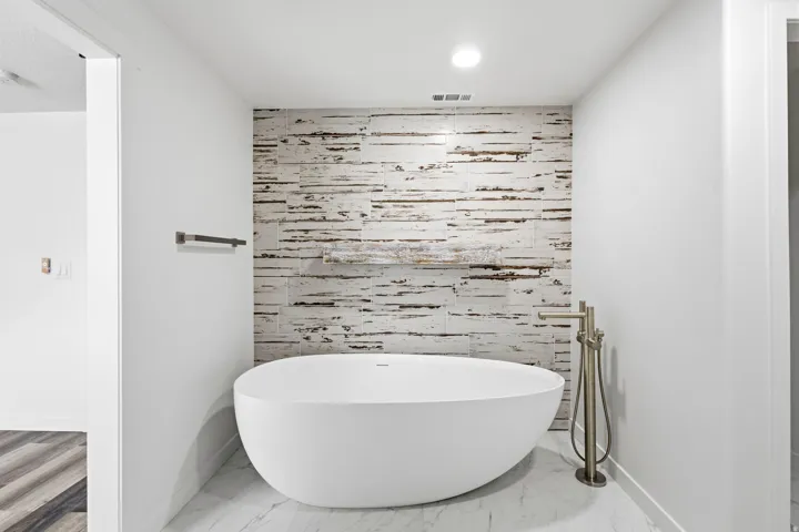 Basement Guest Bedroom #3 En Suite Bathroom