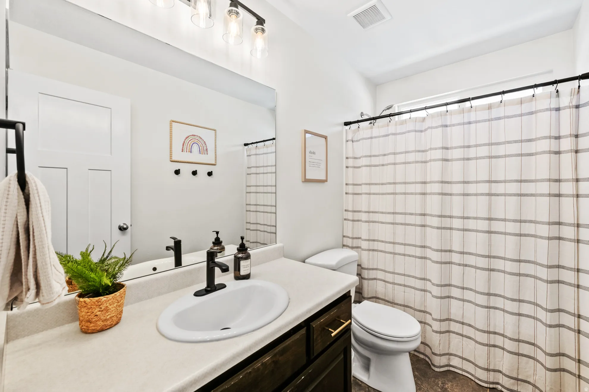 Bathroom, Main Floor