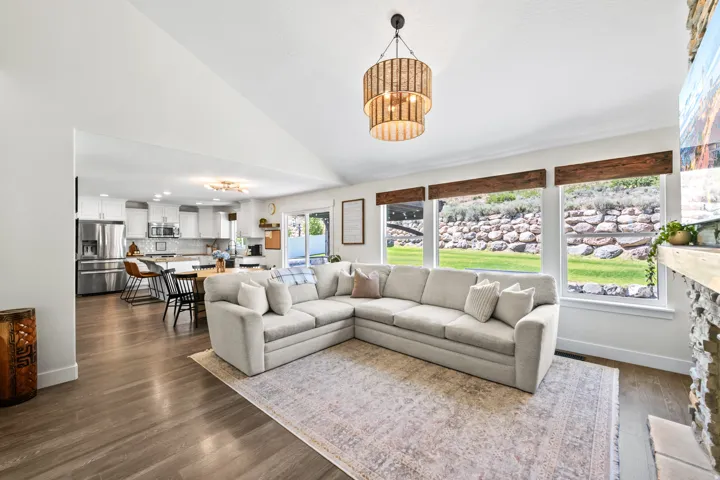 528 W Autumn Hills Blvd, Lehi, Utah 84048
