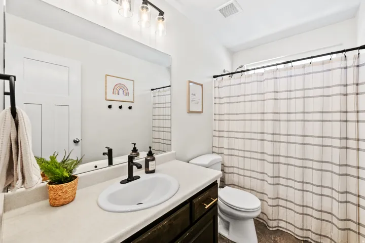 Bathroom, Main Floor