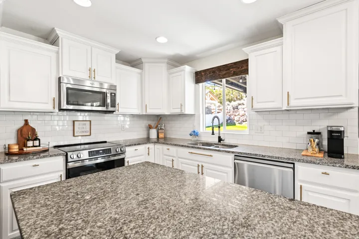 528 W Autumn Hills Blvd, Lehi, Utah 84048
