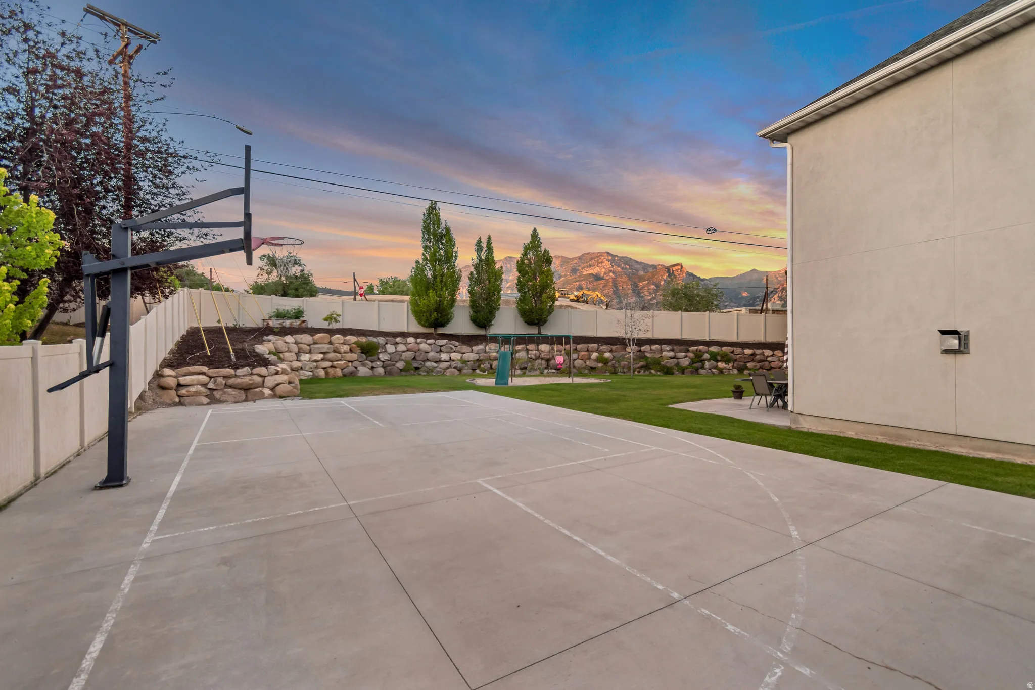 Basketball/Pickle Ball Court