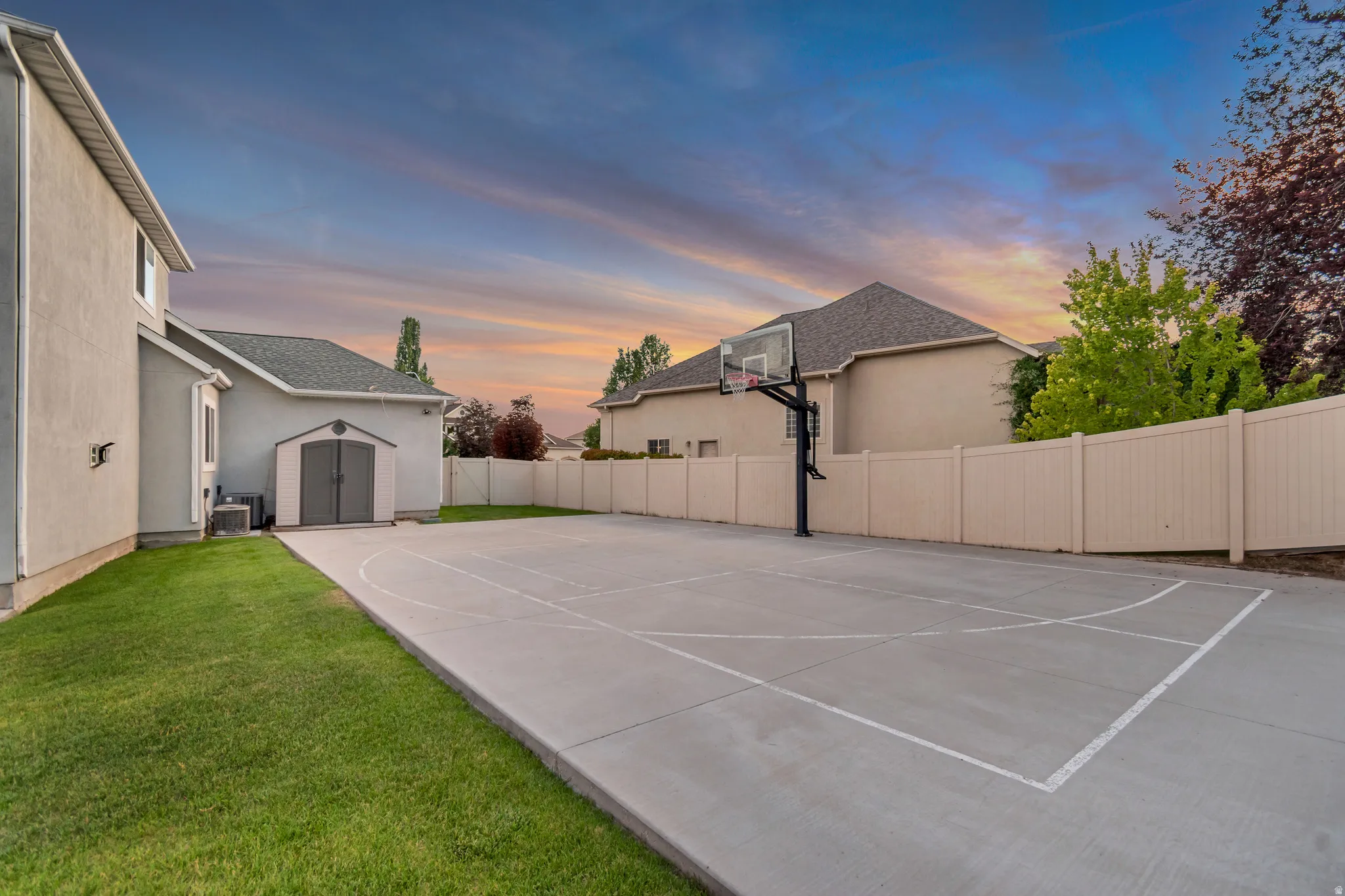 Basketball / Pickle Ball Court