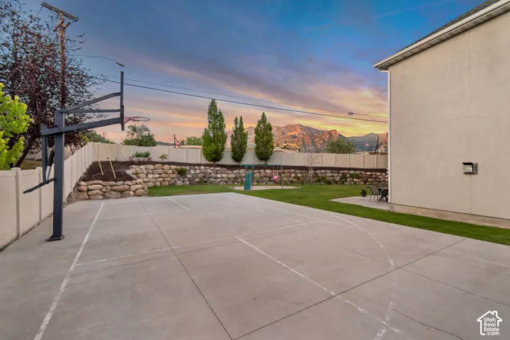 Basketball/Pickle Ball Court
