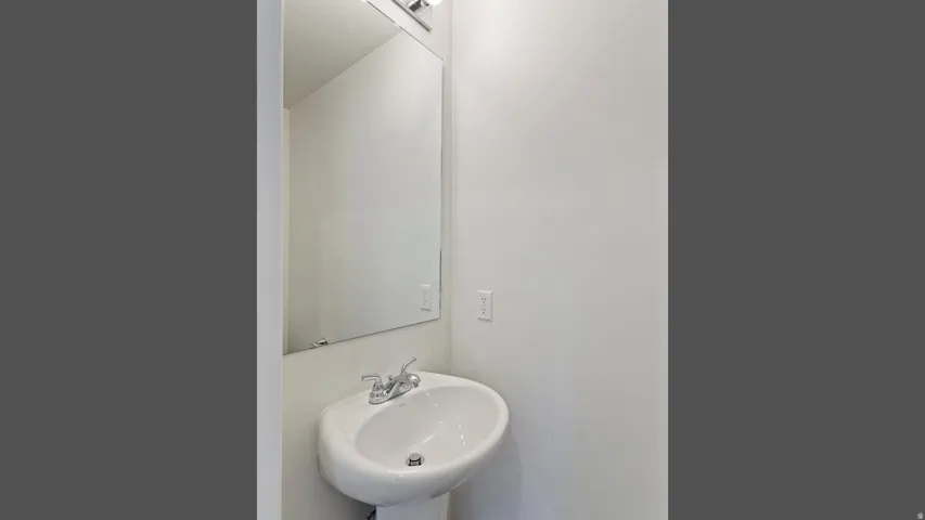 35 N Jordan River Way, Saratoga Springs, Utah 84045