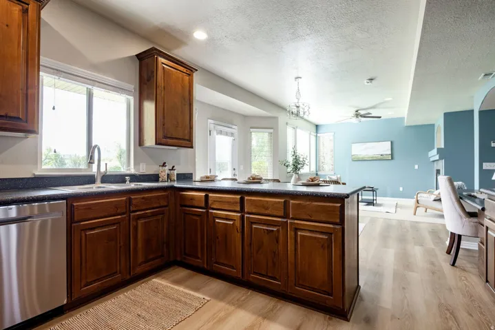 1065 W Windsor Dr, North Salt Lake, Utah 84054