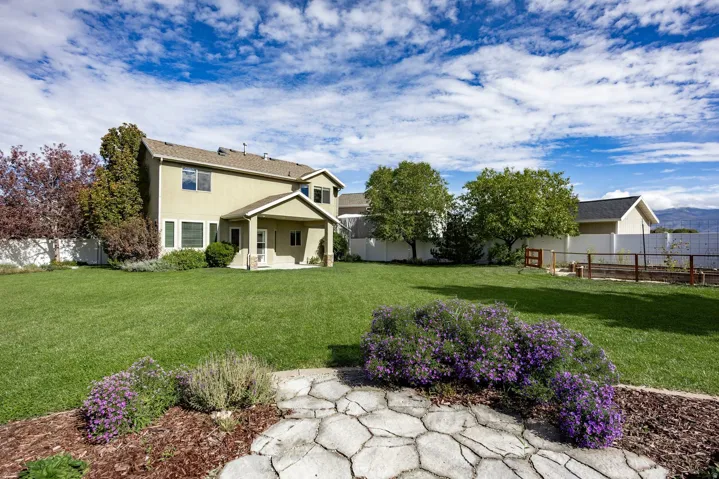 1065 W Windsor Dr, North Salt Lake, Utah 84054