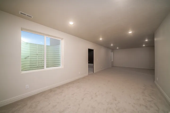 1125 E Center St, Hyde Park, Utah 84318