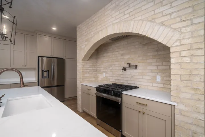 1125 E Center St, Hyde Park, Utah 84318