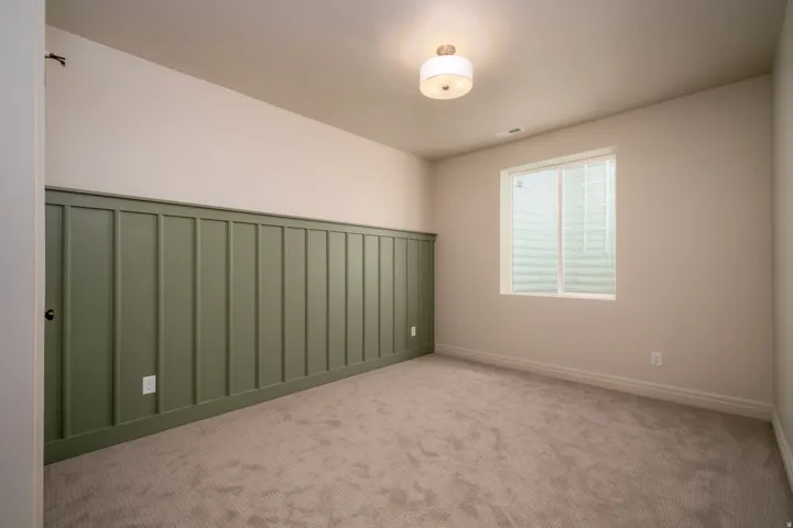 1125 E Center St, Hyde Park, Utah 84318