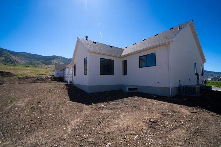 1125 E Center St, Hyde Park, Utah 84318