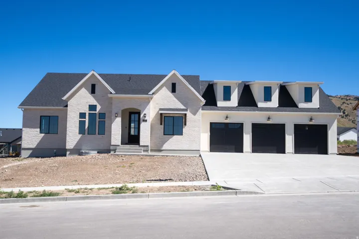 1125 E Center St, Hyde Park, Utah 84318