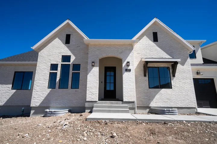 1125 E Center St, Hyde Park, Utah 84318