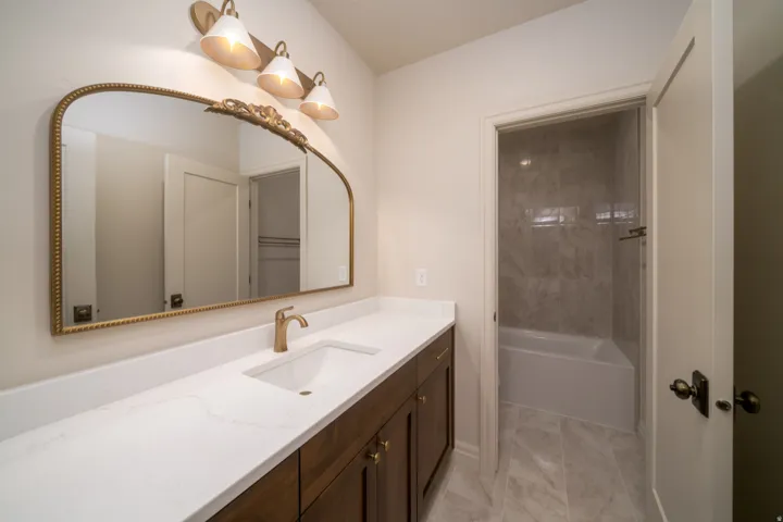 1125 E Center St, Hyde Park, Utah 84318