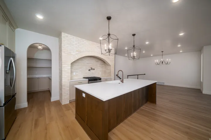 1125 E Center St, Hyde Park, Utah 84318