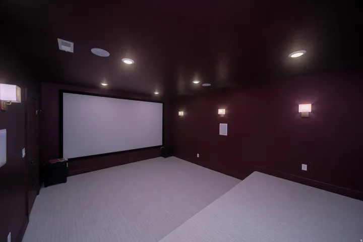 1125 E Center St, Hyde Park, Utah 84318