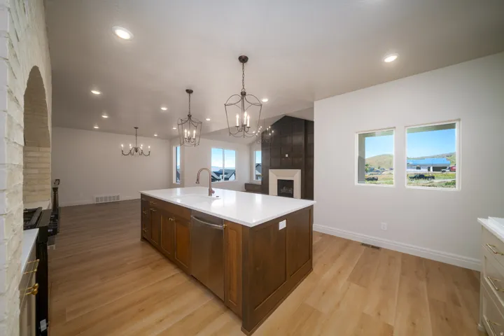 1125 E Center St, Hyde Park, Utah 84318